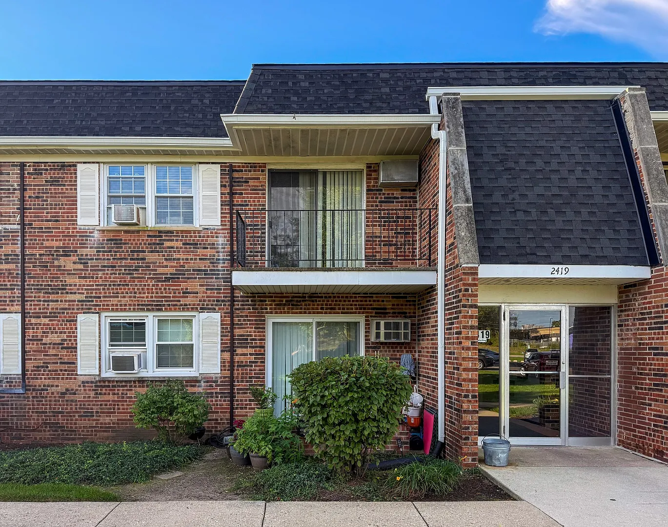 2 bed, $1,700 — Photo 1