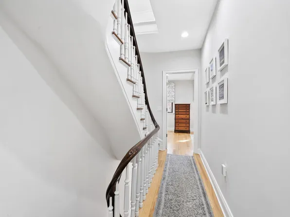 944 Bloomfield Street image 11 of 37