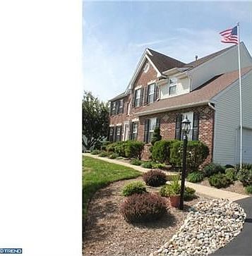 3rd image of 334 Vista Dr