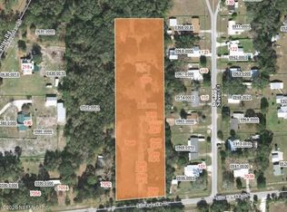 7050 Silver Lake Dr, Palatka, FL 32177