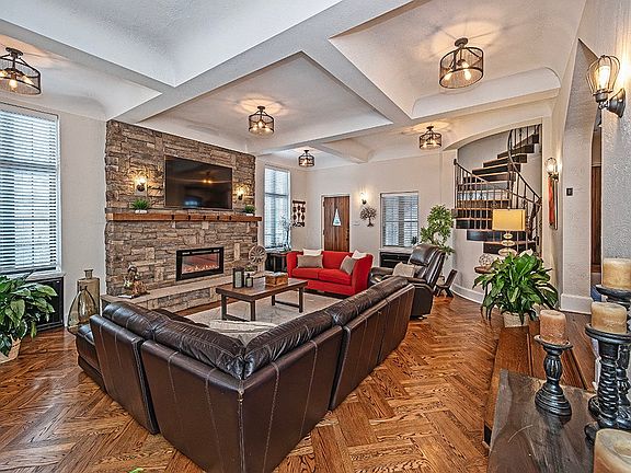 5th image of 1035 Washington Rd