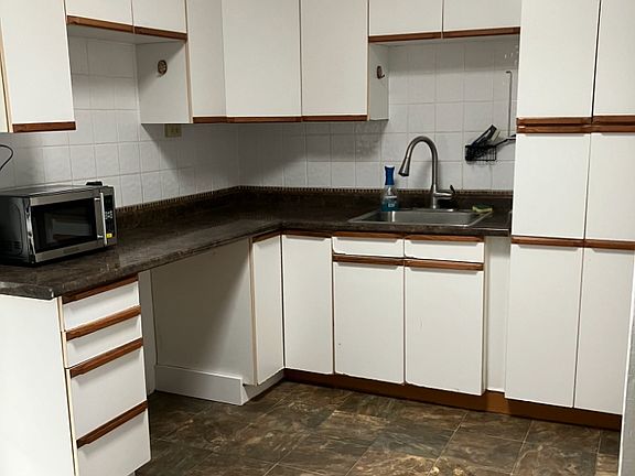 5th image of 715 Kahoa Dr #B