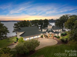 1890 Yacht Club Dr, Denver, NC 28037