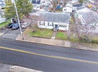 496 Beverage Hill Ave, Pawtucket, RI 02861