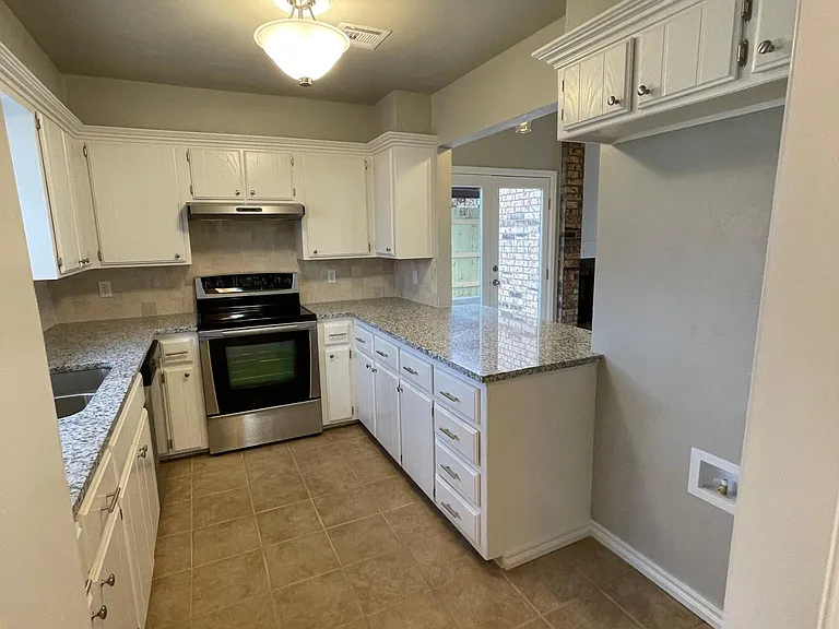 9324 S Hudson Ave #9324 — Photo 7