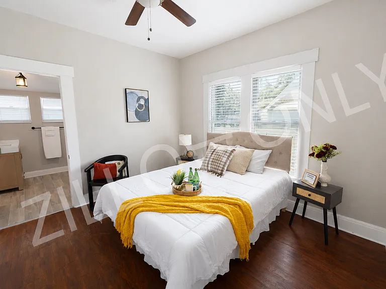 315 E Ford St — Photo 17