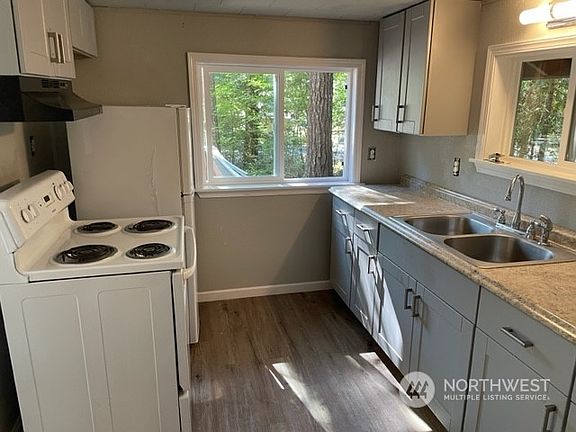 5th image of 281 N Mount Seattle Way