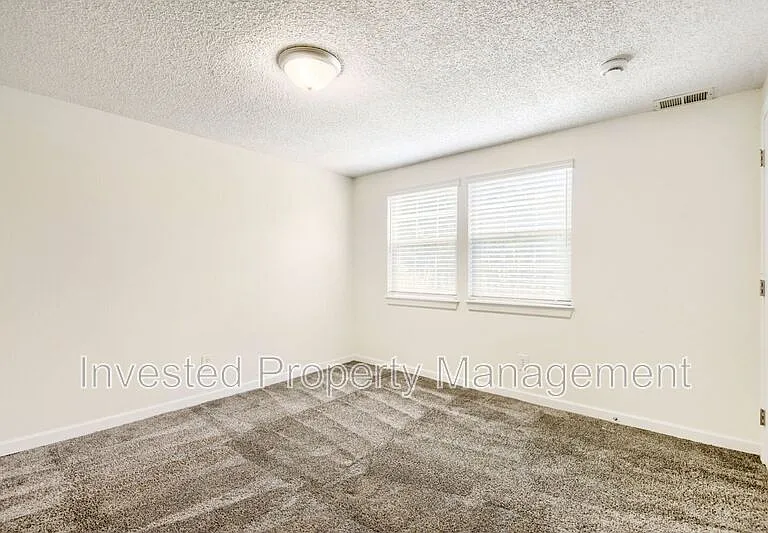 7956 S Vincennes Way — Photo 11
