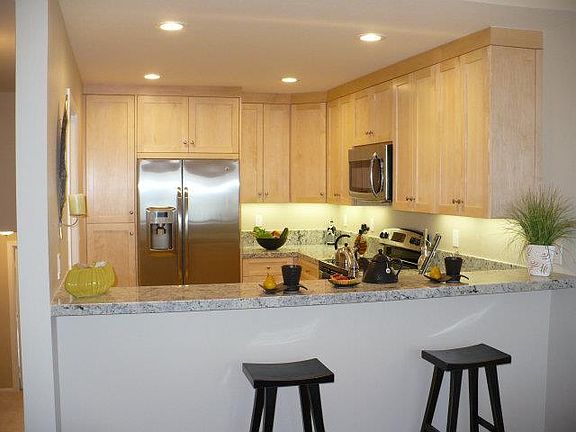2nd image of 1383 Pinehurst Sq
