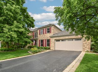 2351 Iroquois Dr, Glenview, IL 60026