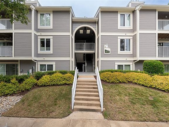 2nd image of 1013 Autumn Woods Ln APT 103