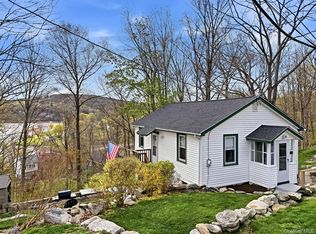 77 Montrose Dr, Kent Lakes, NY 10512