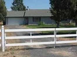 2nd image of 4040 NE 40th St
