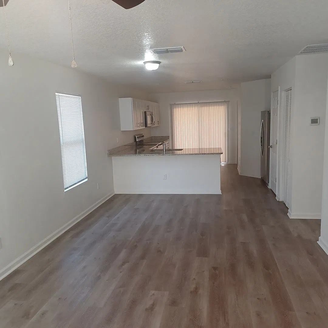Newer 3 BR 2 BA home convenient to downtown St Augustine — Photo 2