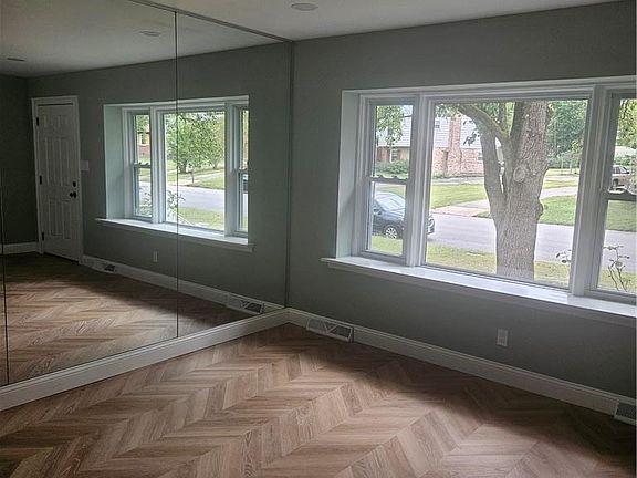 4th image of 6201 Halrose Ln