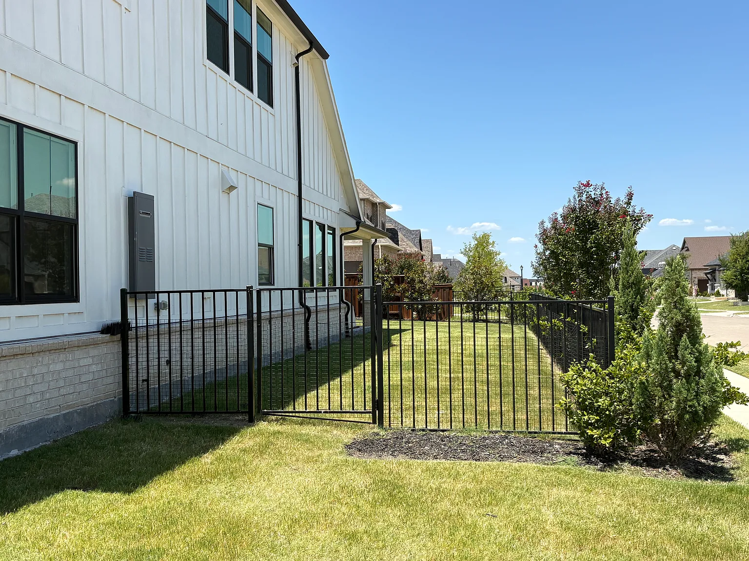 4 bed, 3.5 bath, 3260 sqft, $5,500 — Photo 3