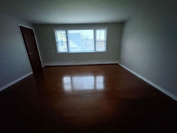 4th image of 960 1st Ave #3