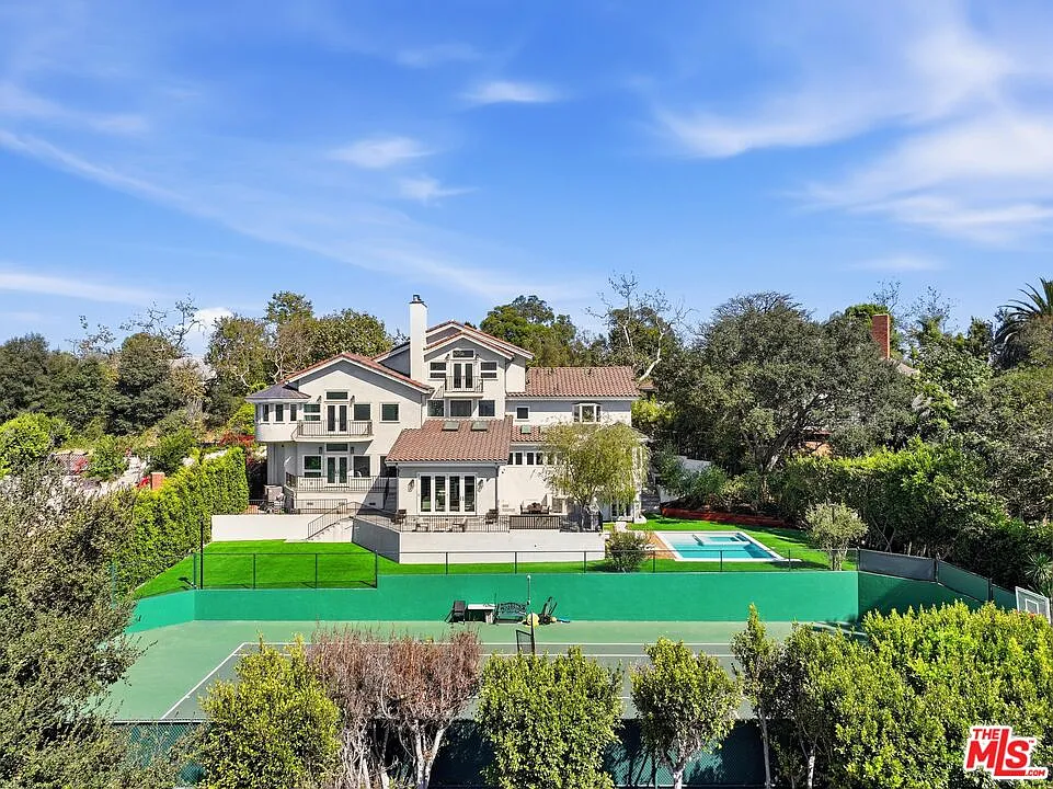 6 bed, 7.0 bath, 6582 sqft, $65,000 — Photo 1