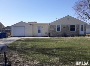1810 14th St, Silvis, IL 61282
