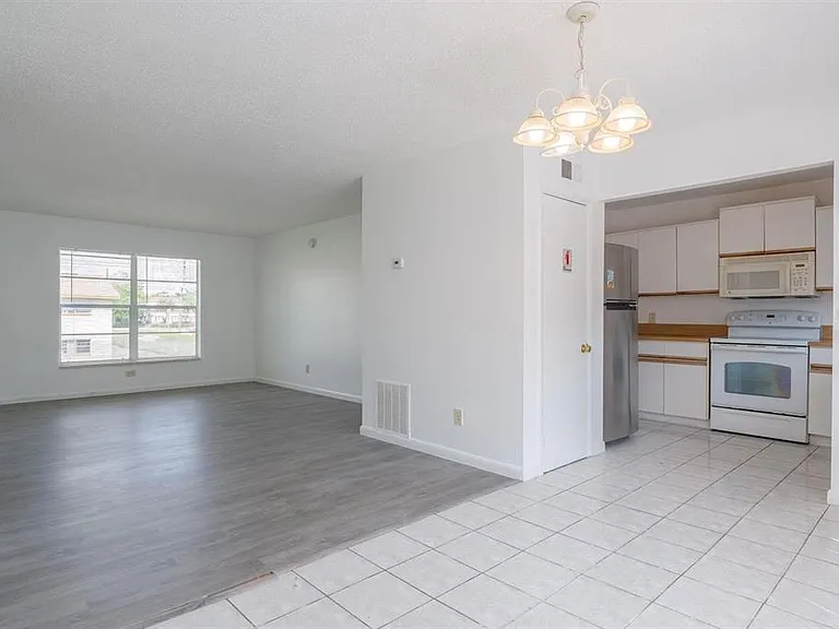 1815 Michigan Ave #C — Photo 7