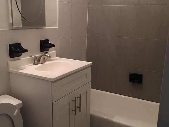 4th image of 1700 Bedford Ave APT 25R