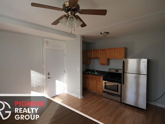2nd image of 5860 N Kenmore Ave #5860414