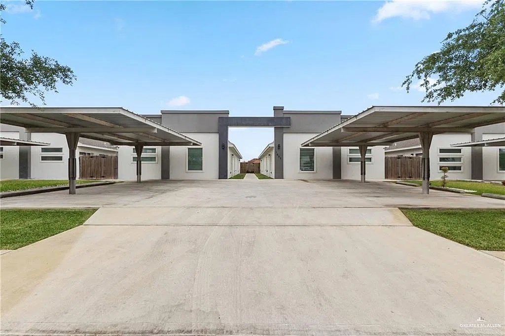 2 bed, 2.0 bath, 4322 sqft, $1,200 — Photo 1