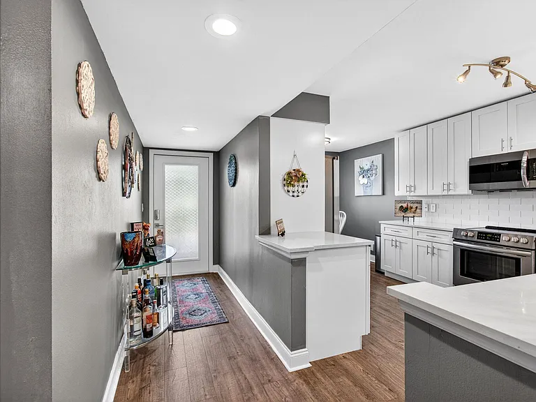 5550 Witney Dr #209 — Photo 4