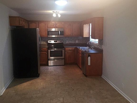3rd image of 4208 Hawthorne Ave SW