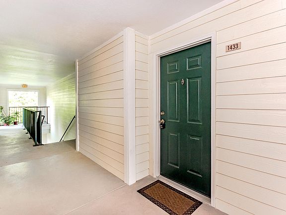 4th image of 7800 Point Meadows Dr APT 1433
