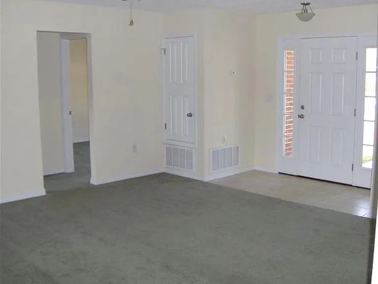 7558 Elizabeth Dr — Photo 8