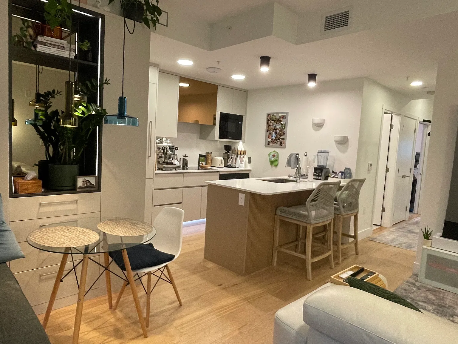 2 bed, 778 sqft, $4,450 — Photo 1