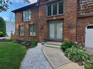 147 Randwood Dr, Getzville, NY 14068