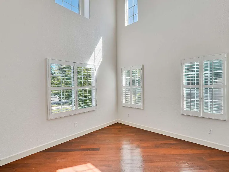 675 W Esplanade Dr — Photo 5