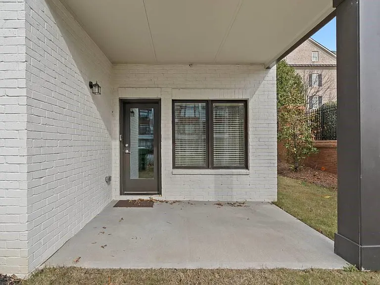 971 Laurel Ct NE — Photo 16
