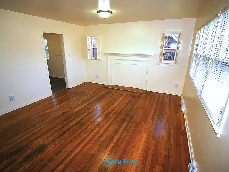 1090 Meridian Ct — Photo 5