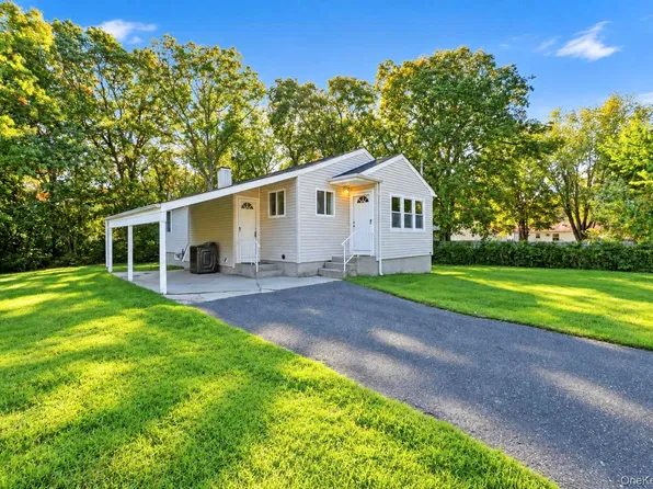 384 Locust Street, Central Islip, NY 11722