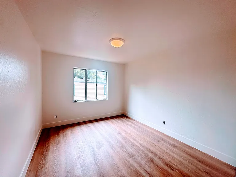 9301 Bancroft Ave #C — Photo 6