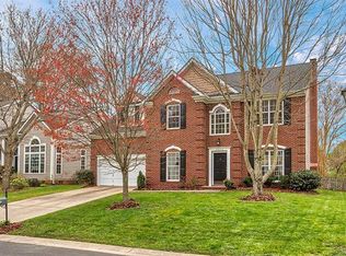 8906 Cypress Forest Dr, Charlotte, NC 28216