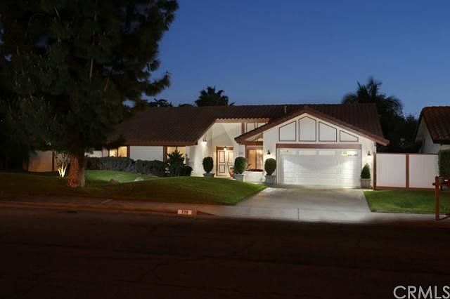 1st image of 238 Canyon Crest Dr