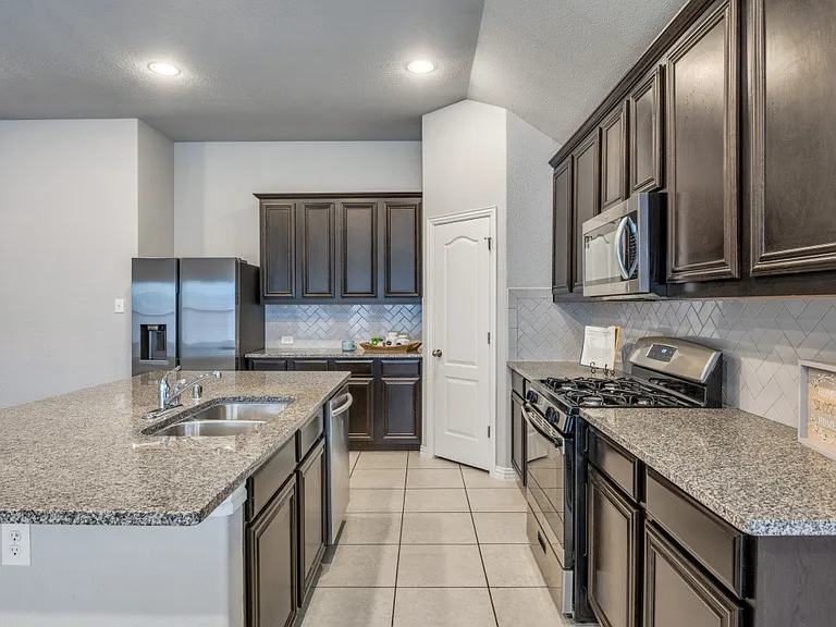 1608 Emma Pearl Ln — Photo 9