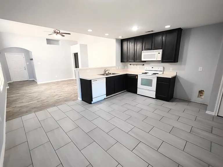8929 Holliday Ln — Photo 3
