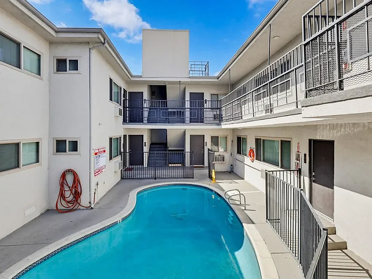 Kester Apartments — Photo 9