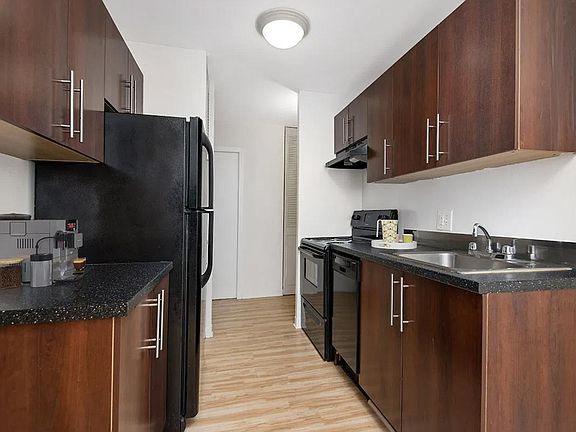 2nd image of 443 W Barry Ave #220