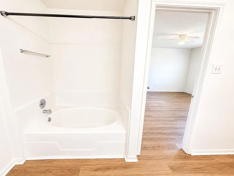 18023 Lago Forest Dr — Photo 18