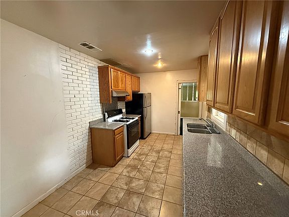 5th image of 2501 3rd Ave