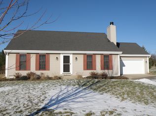 196 Granary Cir, Hartland, WI 53029
