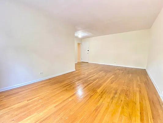 Rented by Queens Apartments Realty LLC | media 18