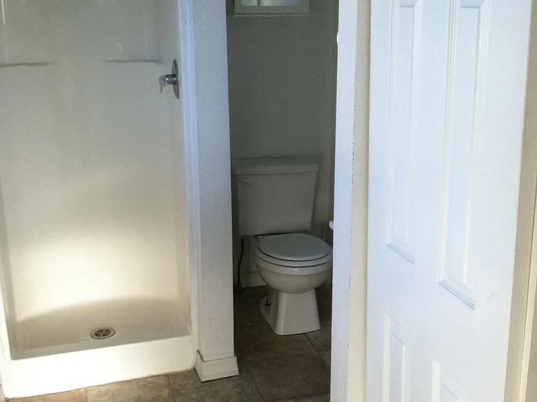 1300 N Allen Ave — Photo 7