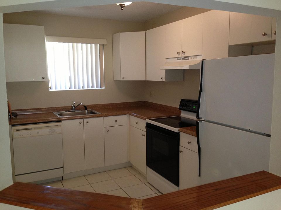 1st image of 11577 NW 41st St